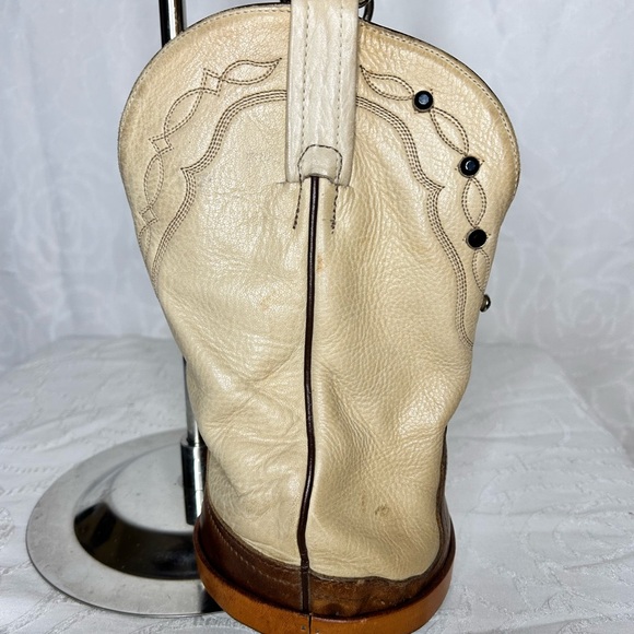 Vintage TONY LAMA Tan/Brown Leather Horse Hoof shaped Handbag w/ fur @ bottom. - Picture 4 of 15